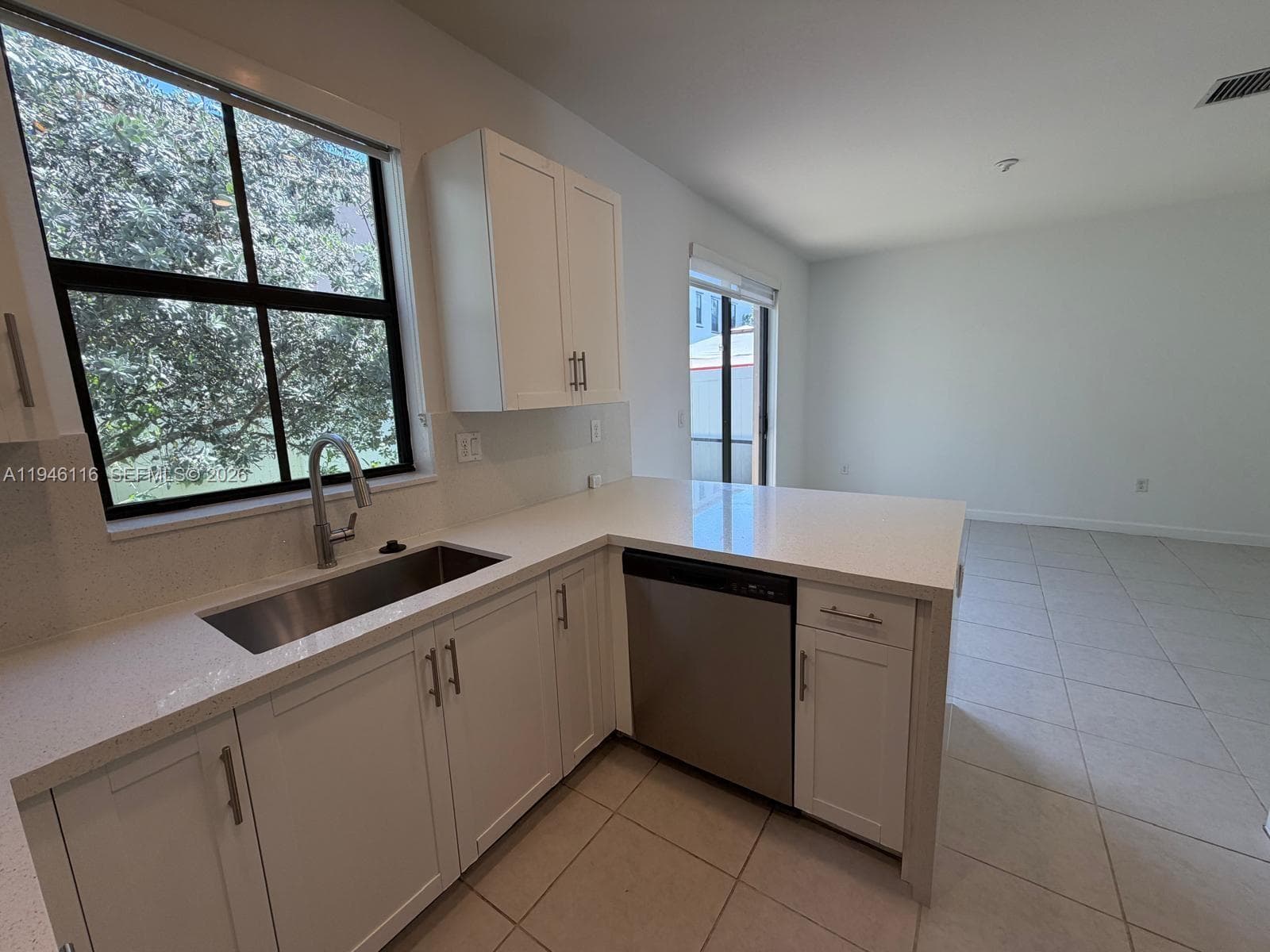3326 W 112th St, Hialeah FL 33018 — 10