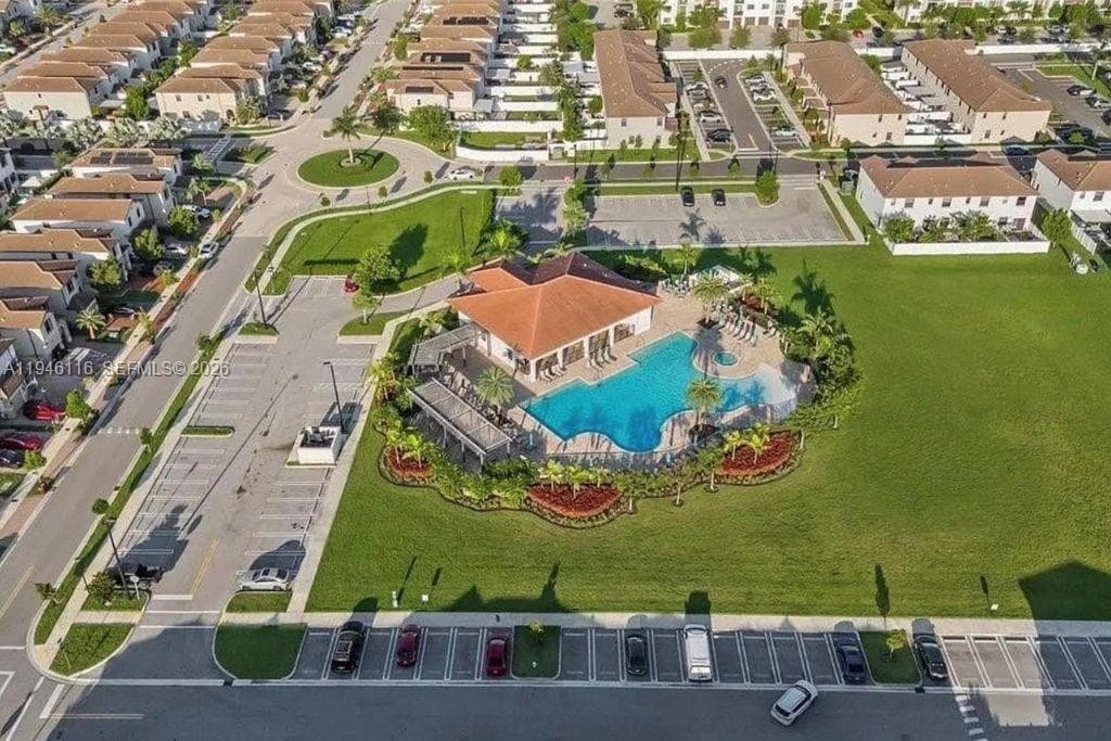 3326 W 112th St, Hialeah FL 33018 — 37