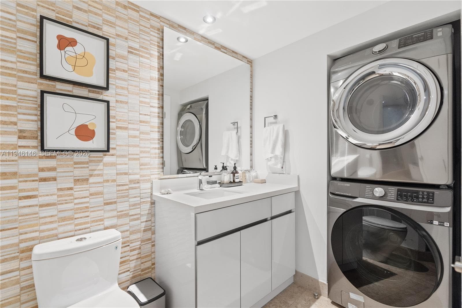4779 Collins Ave # 2607, Miami Beach FL 33140 — 32