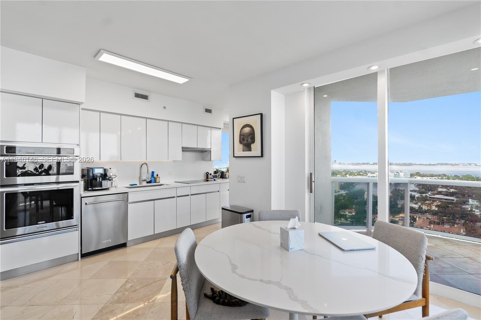4779 Collins Ave # 2607, Miami Beach FL 33140 — 5