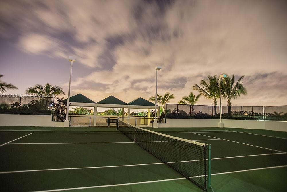 4779 Collins Ave # 2607, Miami Beach FL 33140 — 61