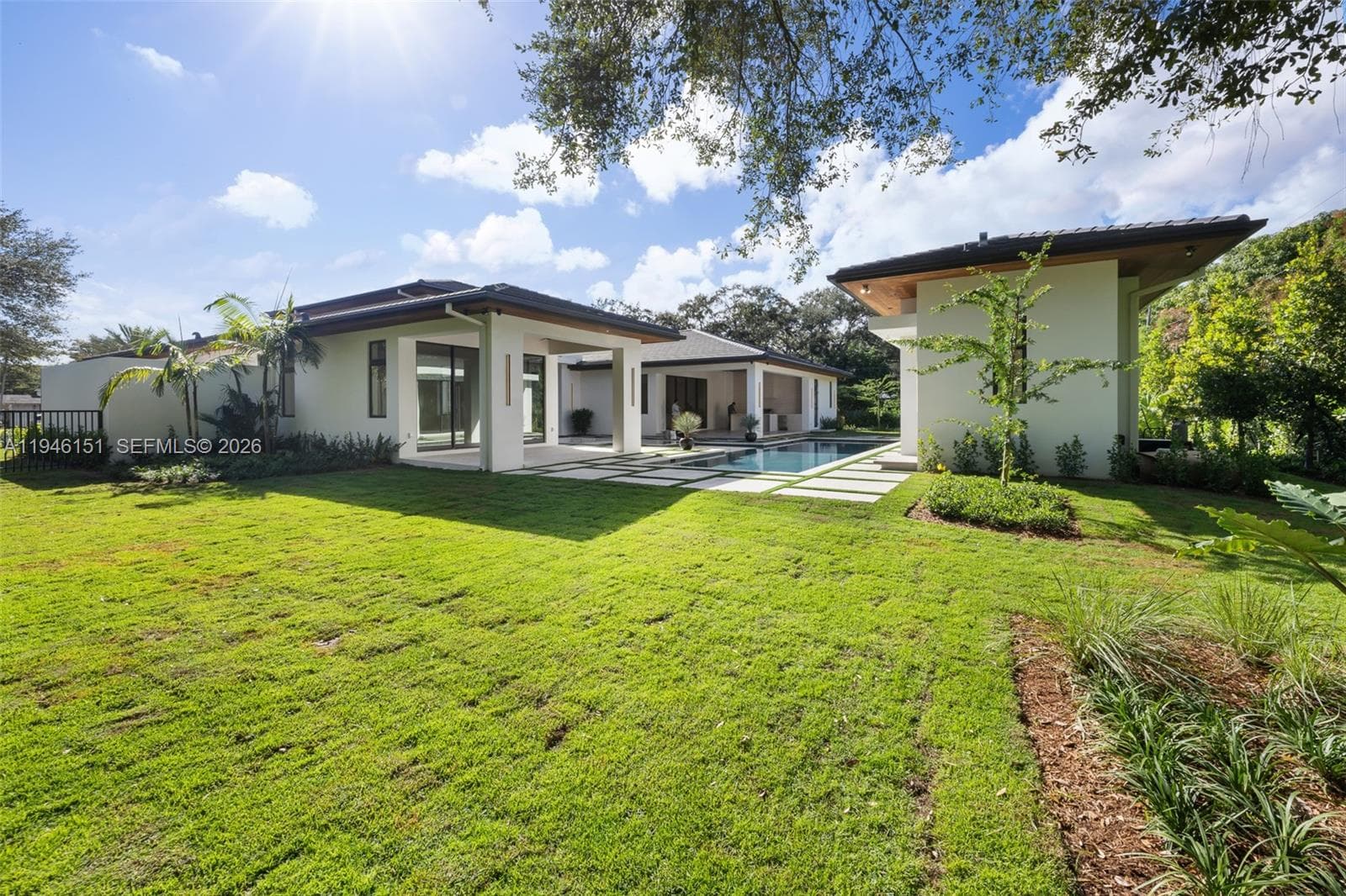 7725 SW 114th St, Pinecrest FL 33156 — 92