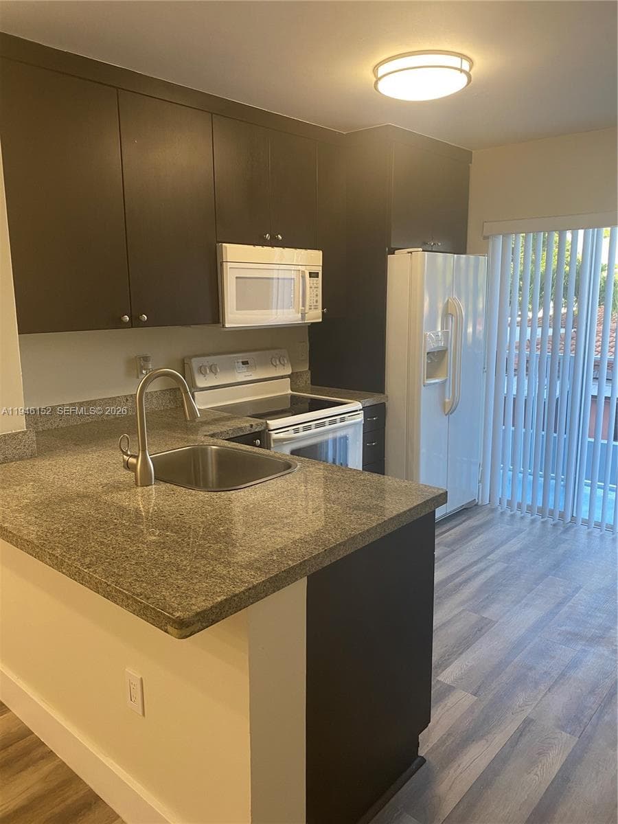 2575 SW 27th Ave # 212, Coconut Grove FL 33133 — 3