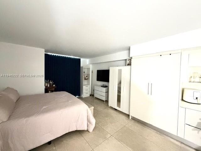 50 Biscayne Blvd # 705, Miami FL 33132 — 40