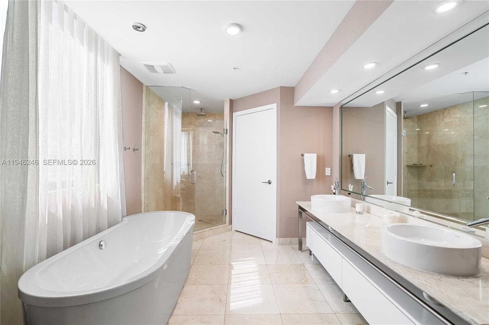 16275 Collins Ave # 1501, Sunny Isles Beach FL 33160 — 17