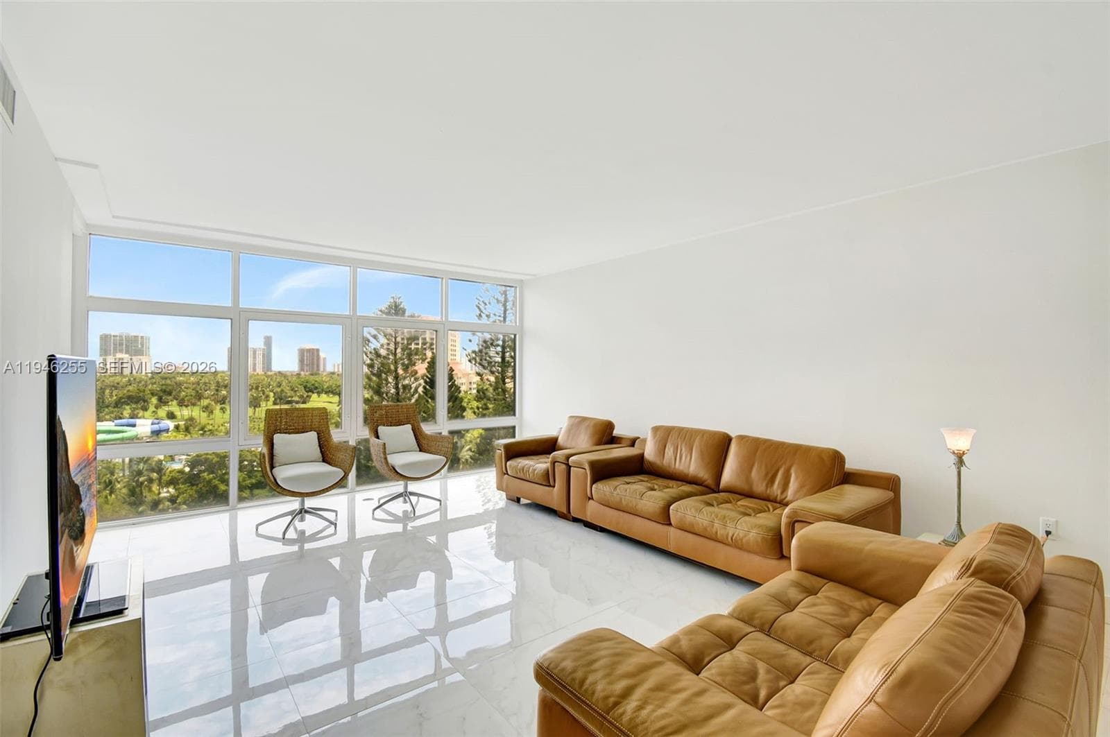 20100 W Country Club Dr # 1005, Aventura FL 33180 — 1