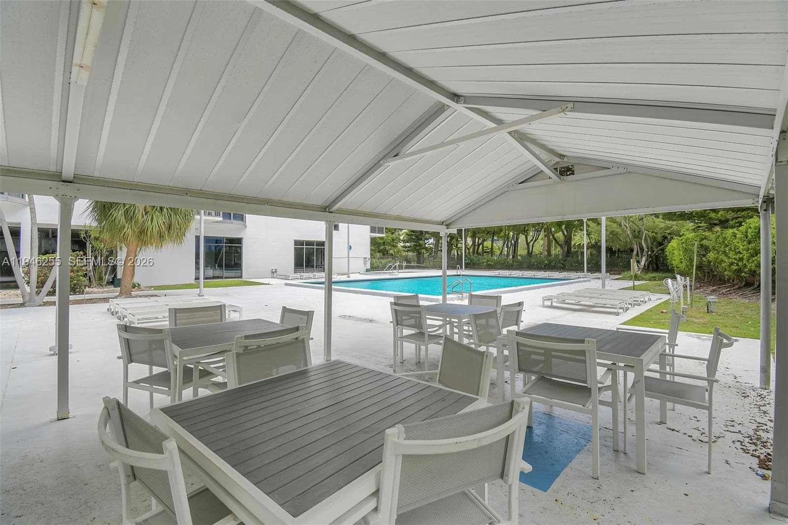 20100 W Country Club Dr # 1005, Aventura FL 33180 — 33