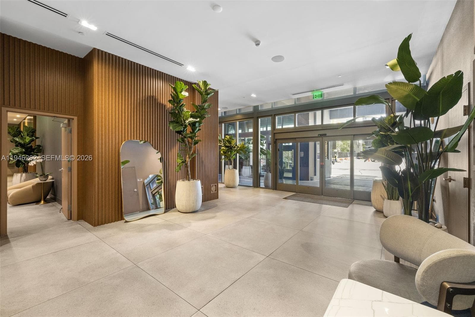 239 SW 9th St # 2303, Miami FL 33130 — 72