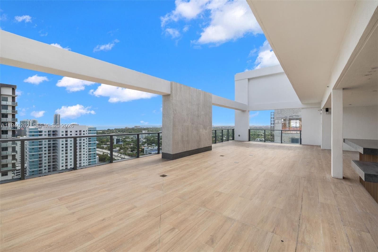 239 SW 9th St # 2303, Miami FL 33130 — 52