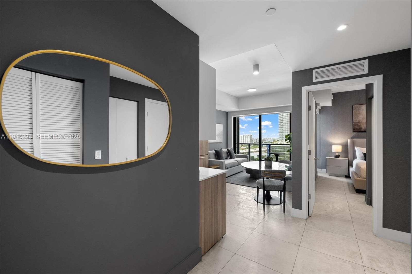 239 SW 9th St # 1604, Miami FL 33130 — 3