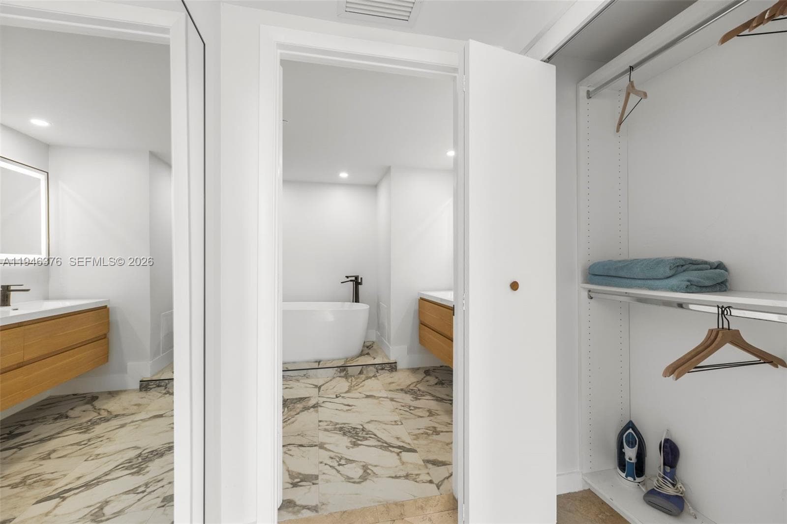 485 Brickell Ave # 1804, Miami FL 33131 — 17
