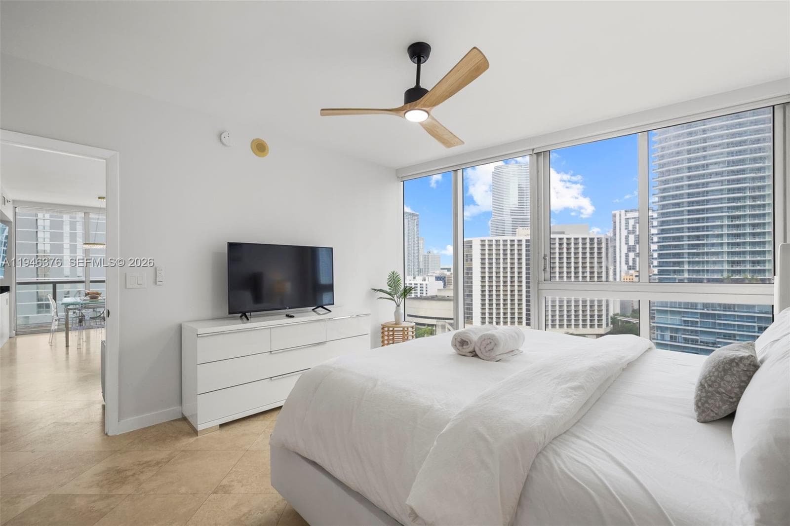 485 Brickell Ave # 1804, Miami FL 33131 — 16