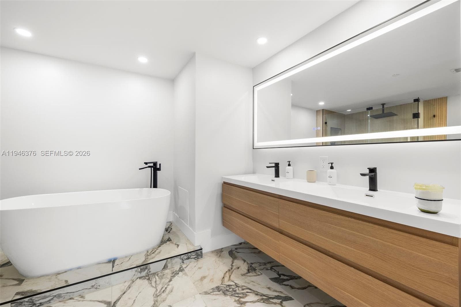 485 Brickell Ave # 1804, Miami FL 33131 — 19