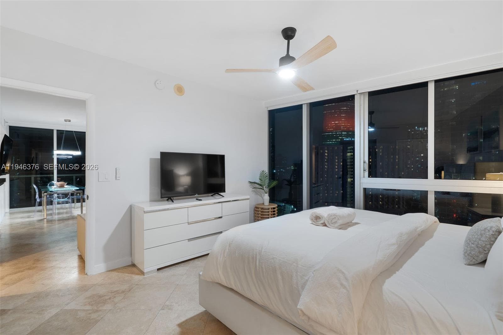 485 Brickell Ave # 1804, Miami FL 33131 — 44