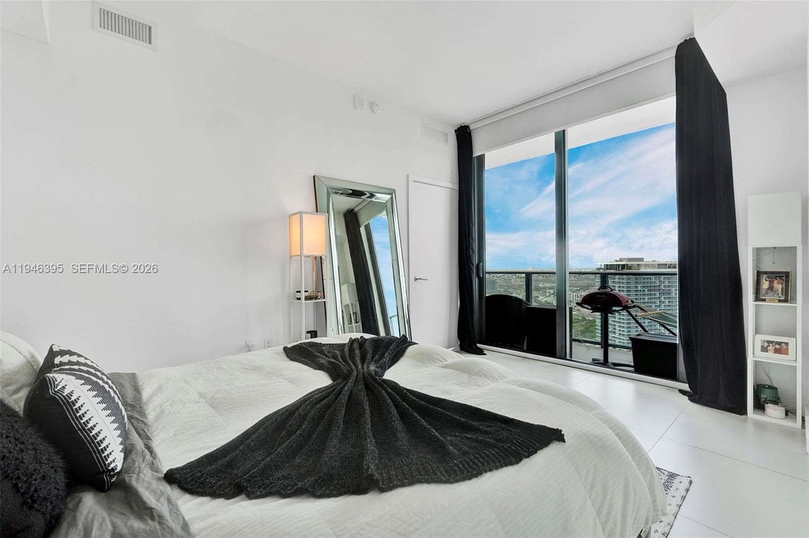 501 NE 31 # 4305, Miami FL 33137 — 17