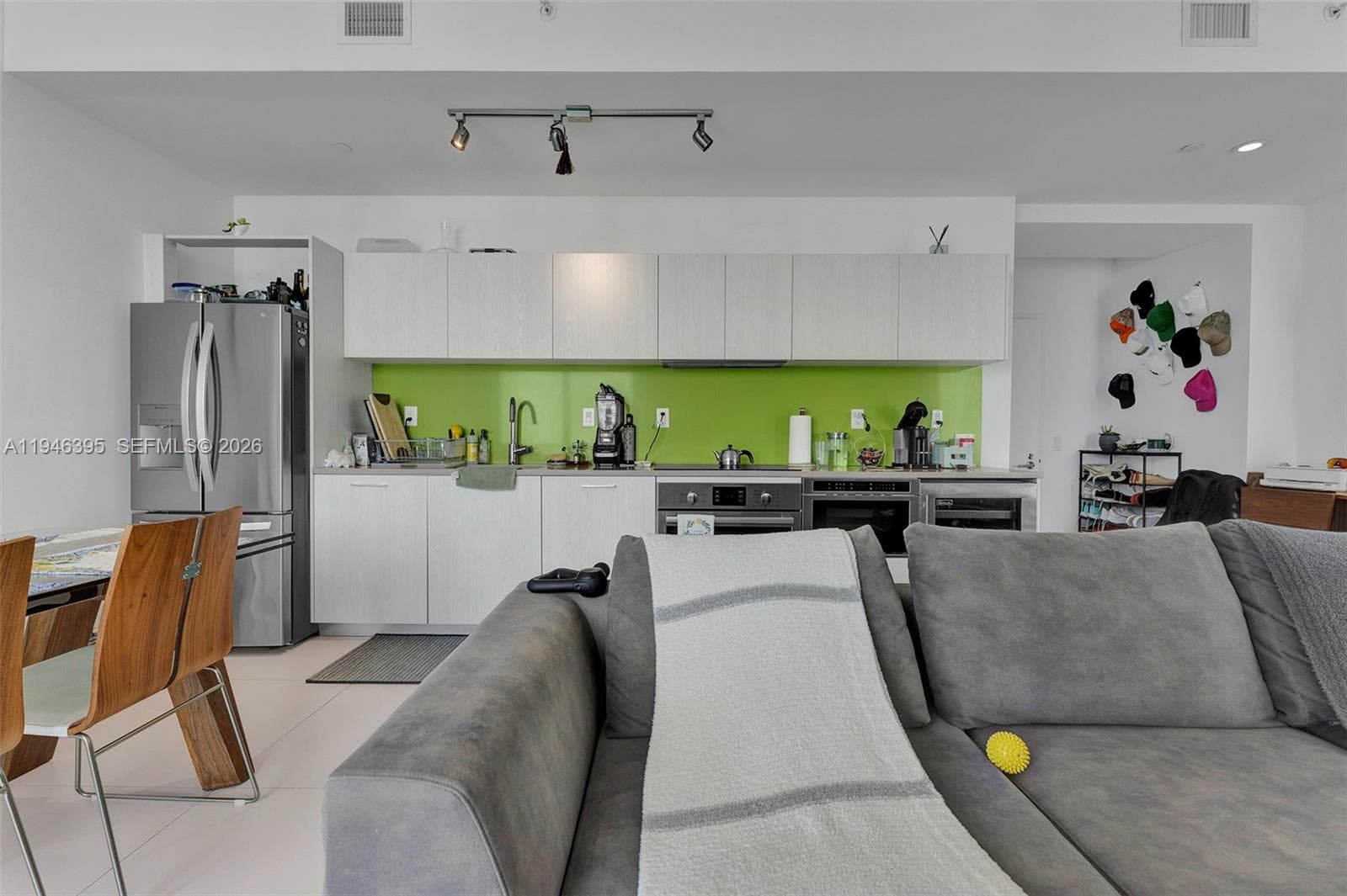 501 NE 31 # 4305, Miami FL 33137 — 9