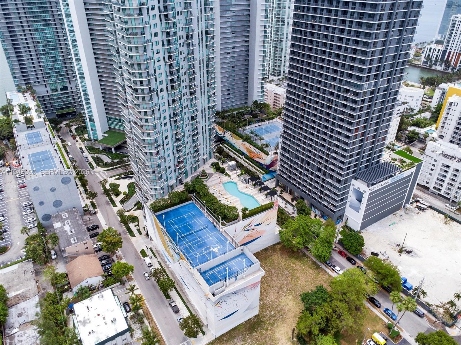 501 NE 31 # 4305, Miami FL 33137 — 31