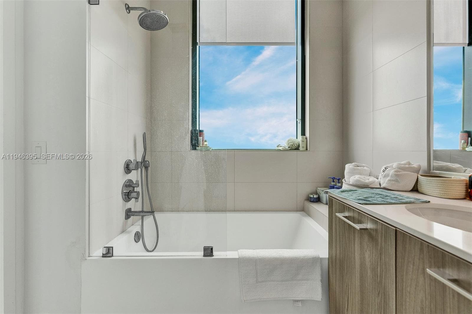 501 NE 31 # 4305, Miami FL 33137 — 21