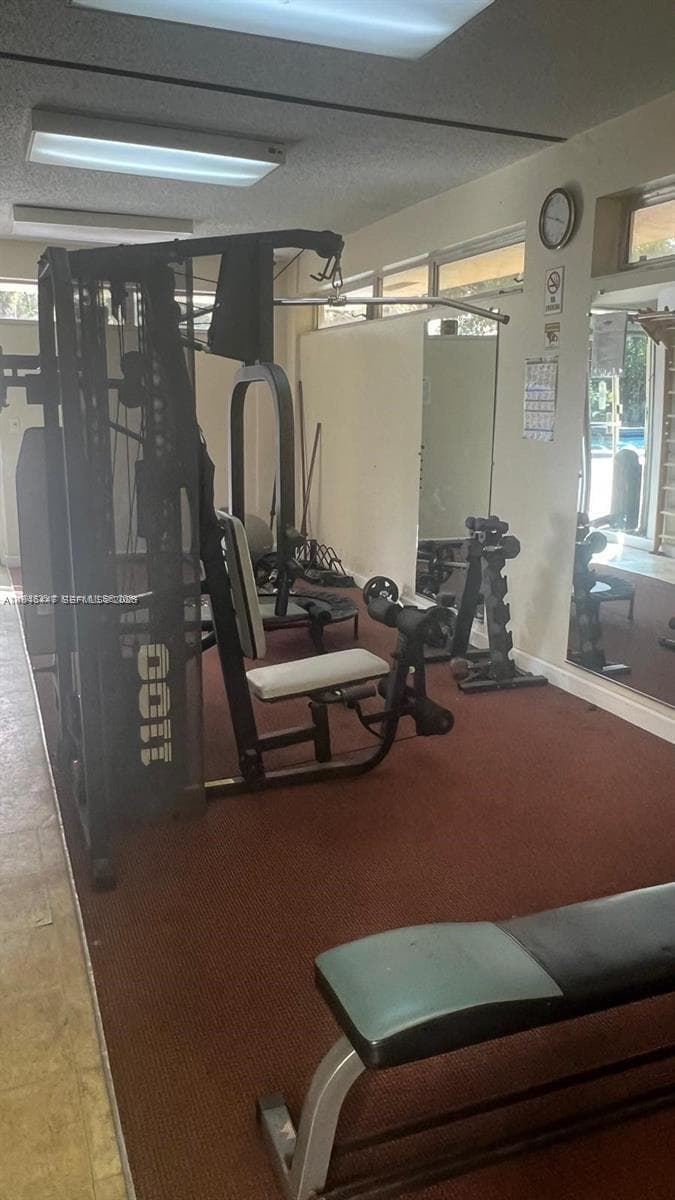17890 W Dixie # 302, Miami FL 33160 — 17