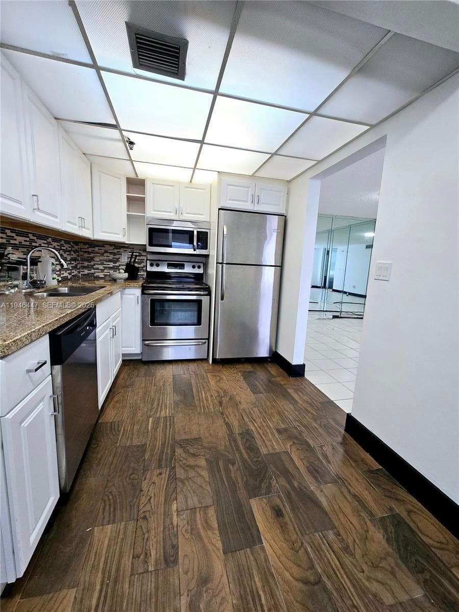 17890 W Dixie # 302, Miami FL 33160 — 7