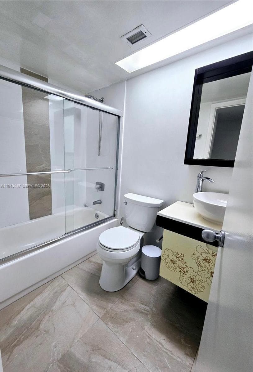 17890 W Dixie # 302, Miami FL 33160 — 10