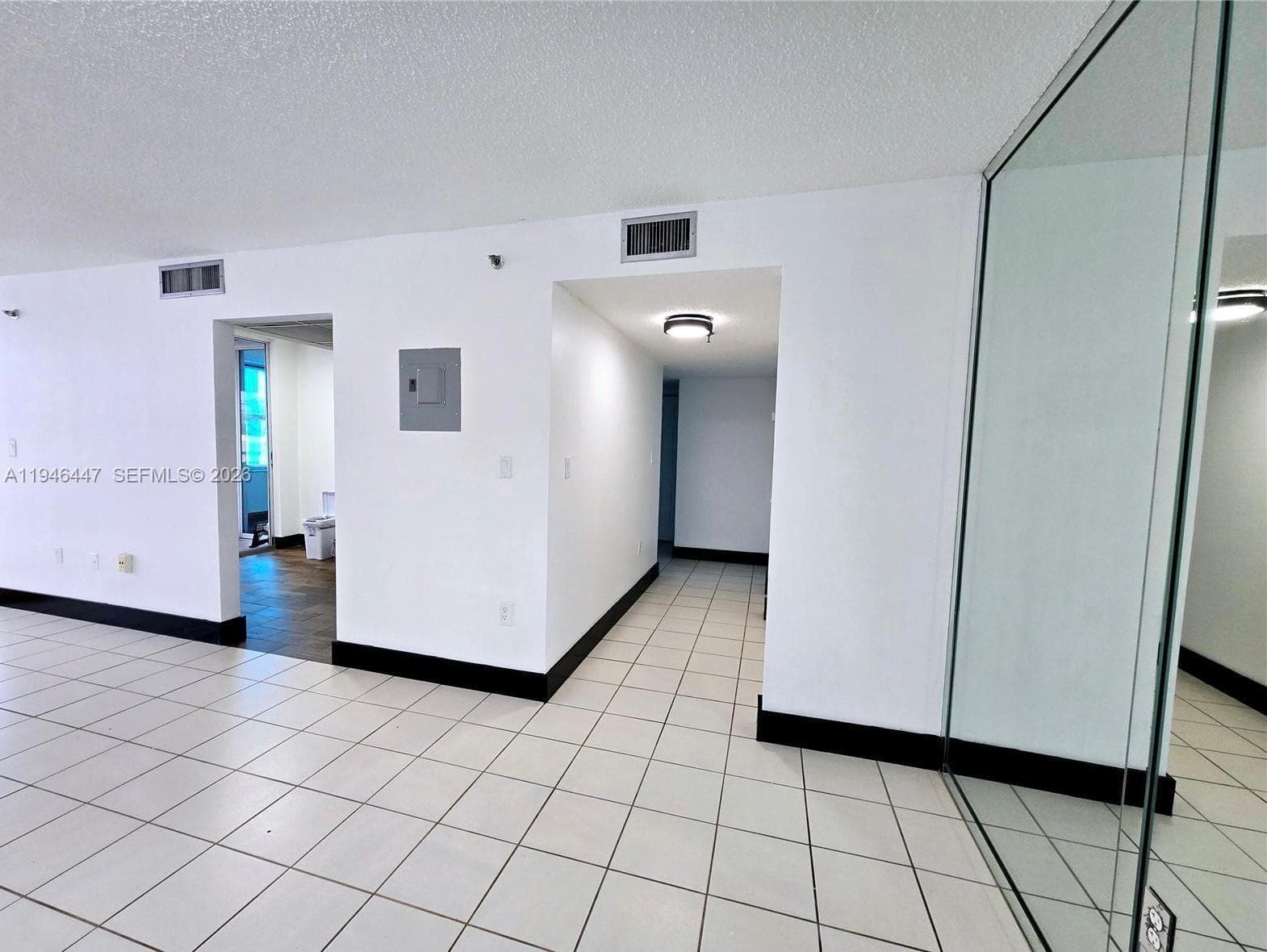 17890 W Dixie # 302, Miami FL 33160 — 14