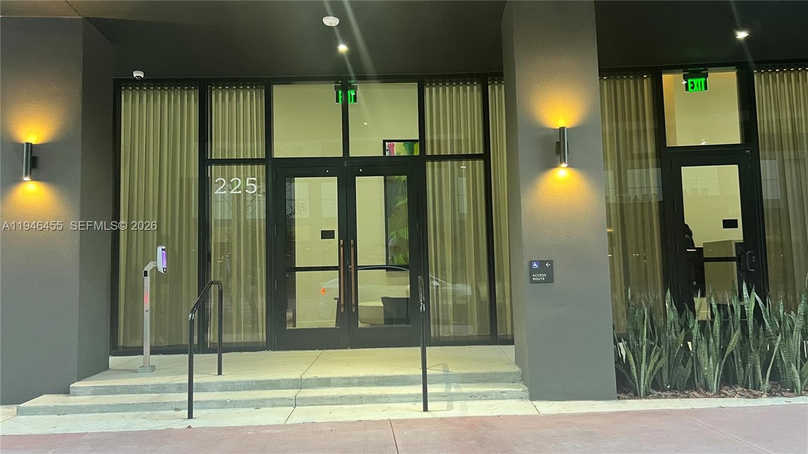 225 N Miami Ave # 312, Miami FL 33128 — 61