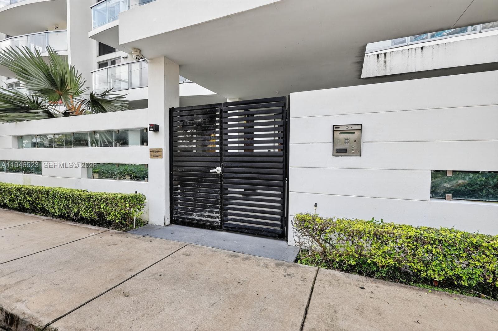 13800 Highland Dr # 308, North Miami Beach FL 33181 — 37