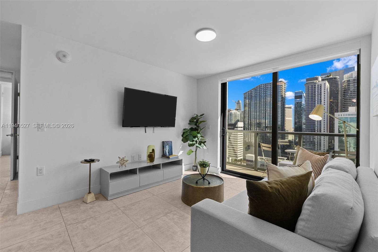 239 SW 9th St # 2304, Miami FL 33130 — 25
