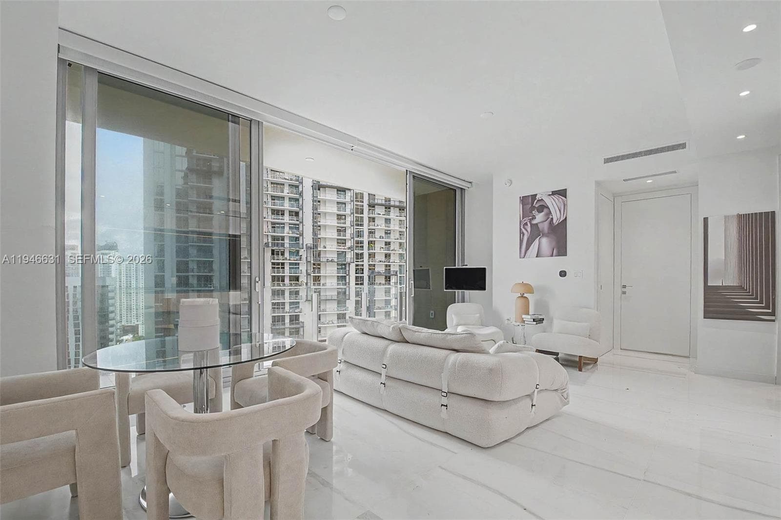 300 Biscayne Blvd Way # 2808, Miami FL 33131 — 2