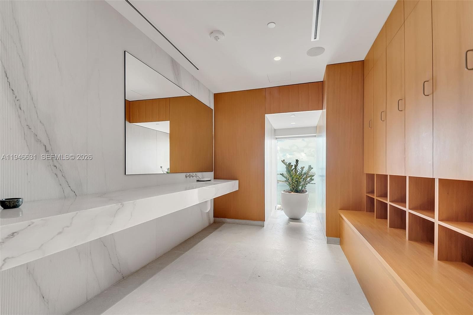 300 Biscayne Blvd Way # 2808, Miami FL 33131 — 51