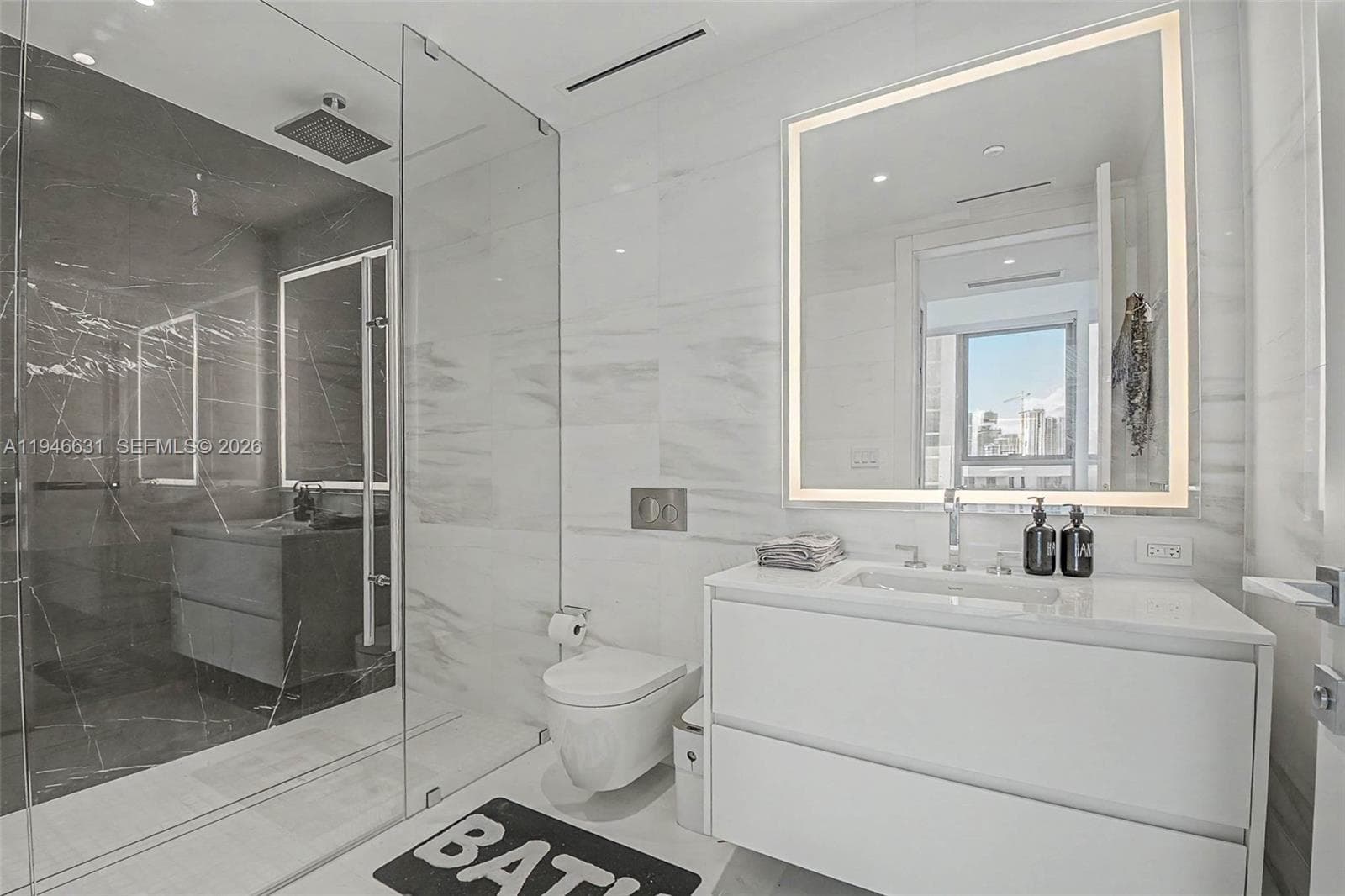 300 Biscayne Blvd Way # 2808, Miami FL 33131 — 11