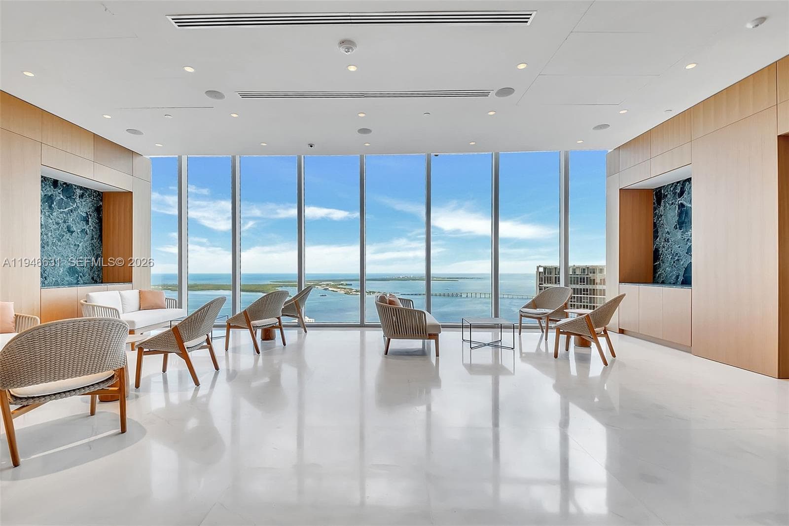 300 Biscayne Blvd Way # 2808, Miami FL 33131 — 44