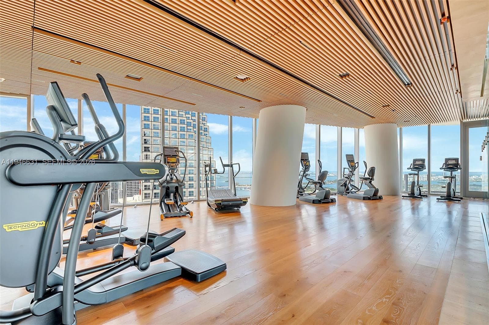 300 Biscayne Blvd Way # 2808, Miami FL 33131 — 31