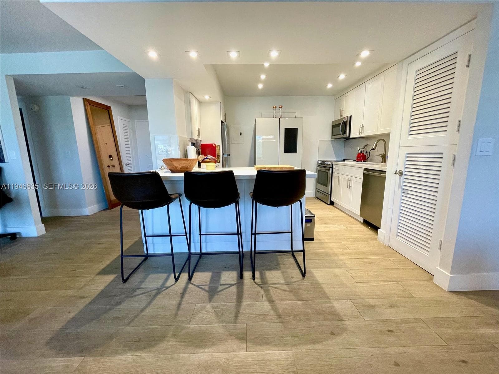 9800 W Bay Harbor Dr # 404, Bay Harbor Islands FL 33154 — 8