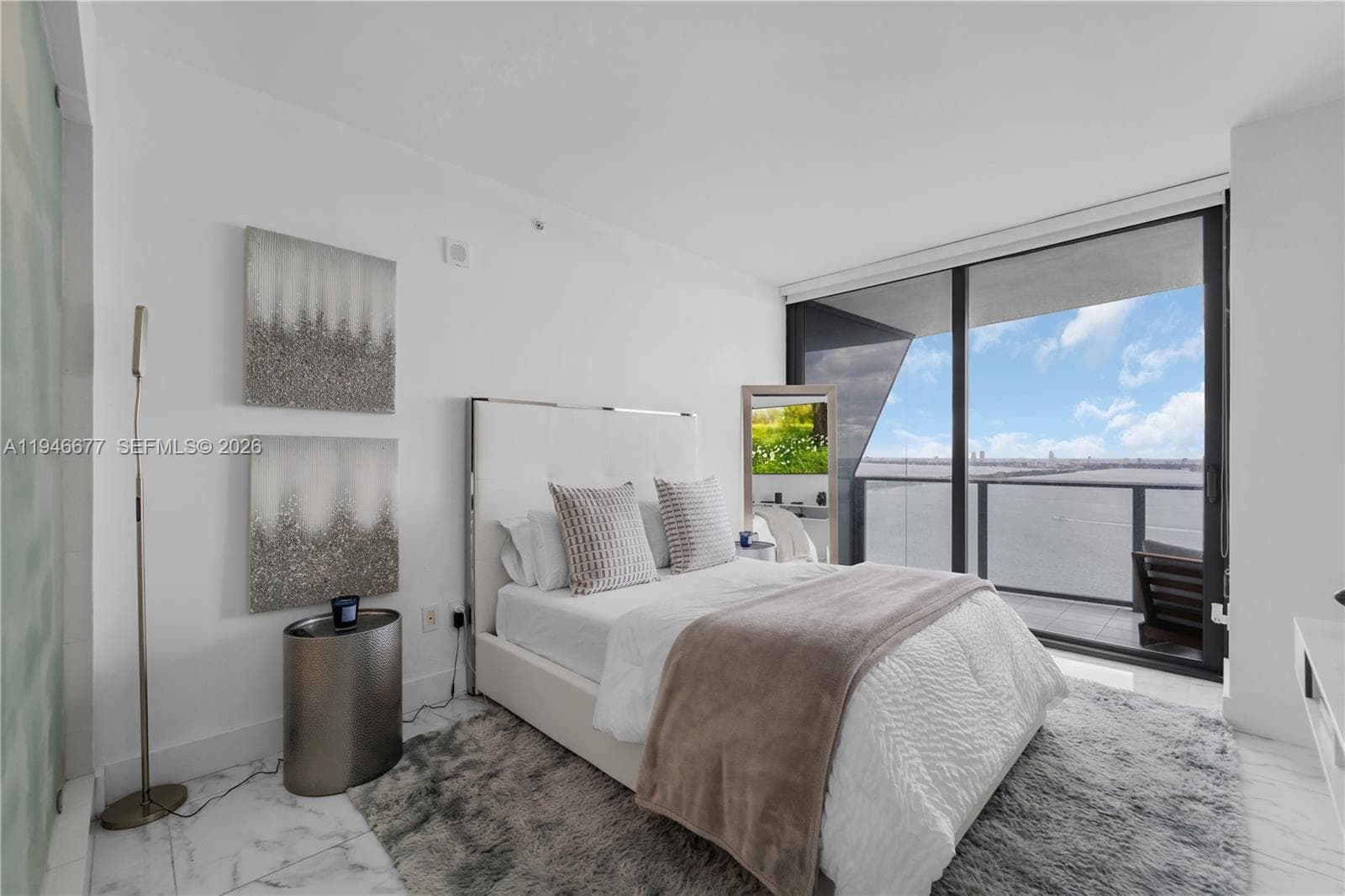 460 NE 28th St # 3002, Miami FL 33137 — 23