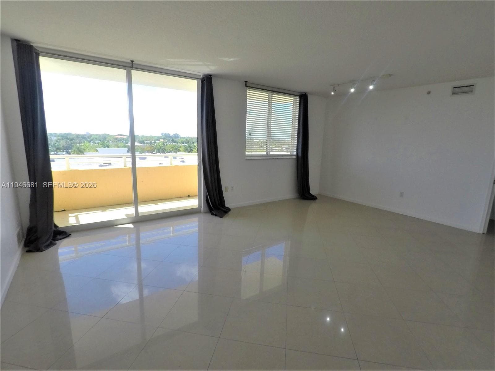 2775 NE 187th St # 506, Aventura FL 33180 — 7