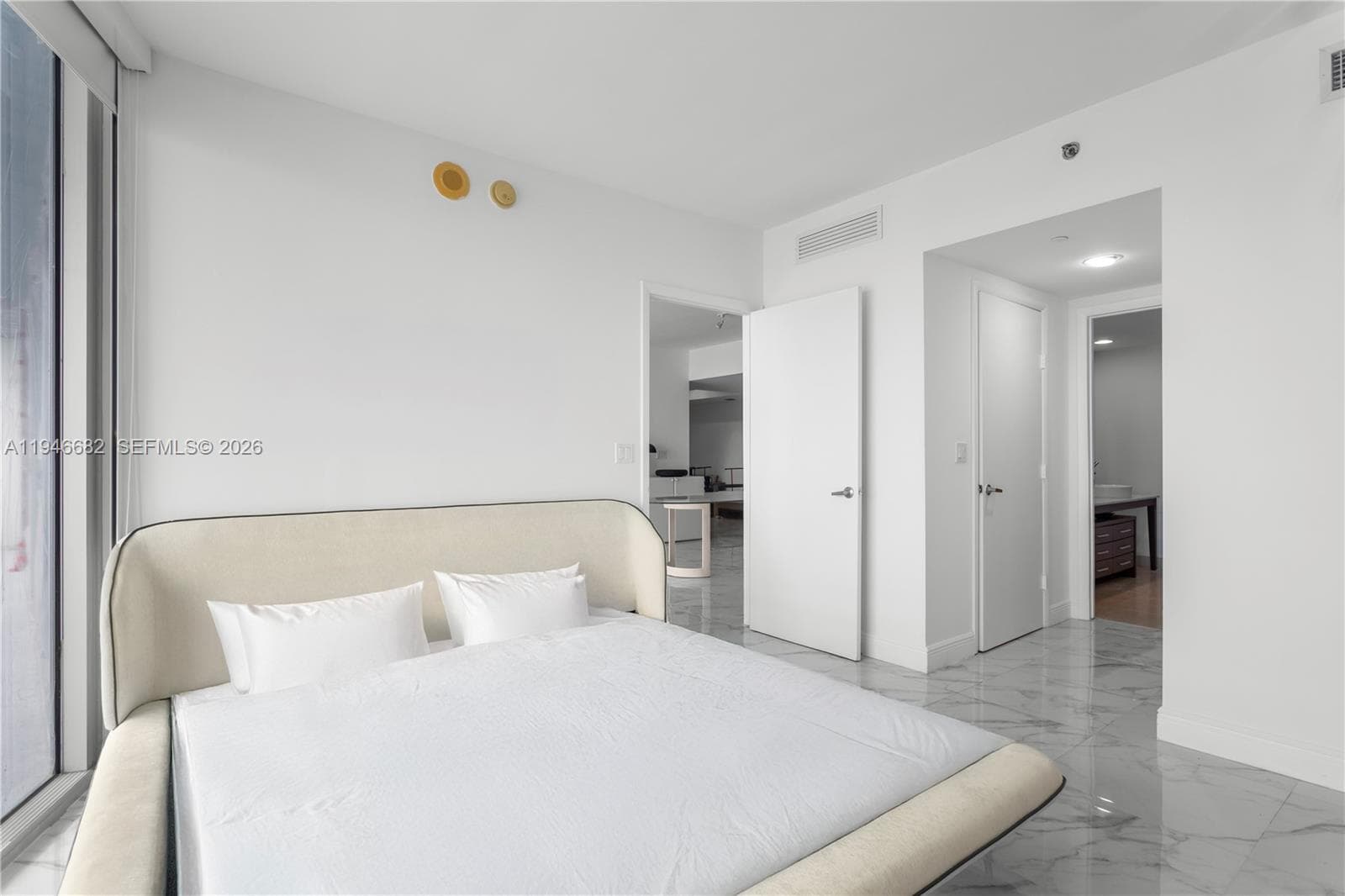 465 Brickell Ave # 5505, Miami FL 33131 — 17