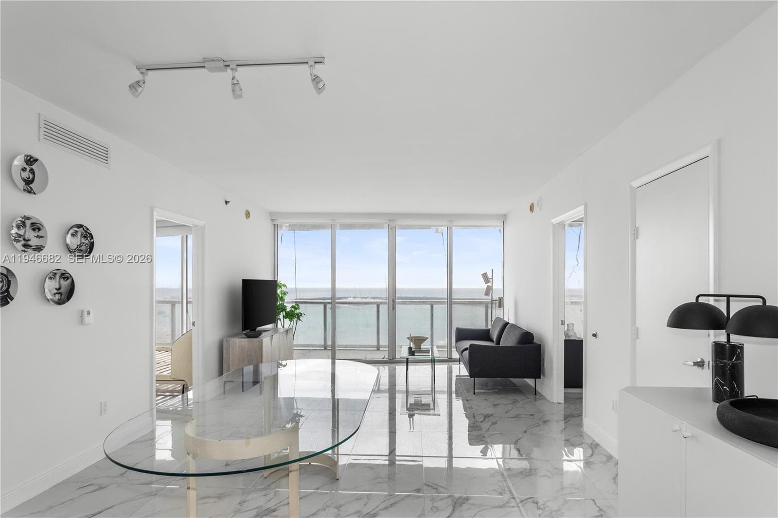 465 Brickell Ave # 5505, Miami FL 33131 — 5