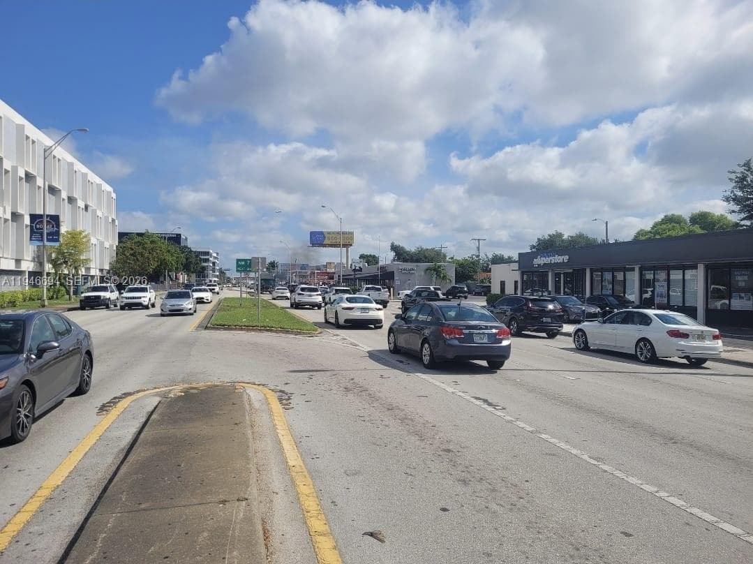 475 NW Le Jeune Rd, Miami FL 33126 — 2