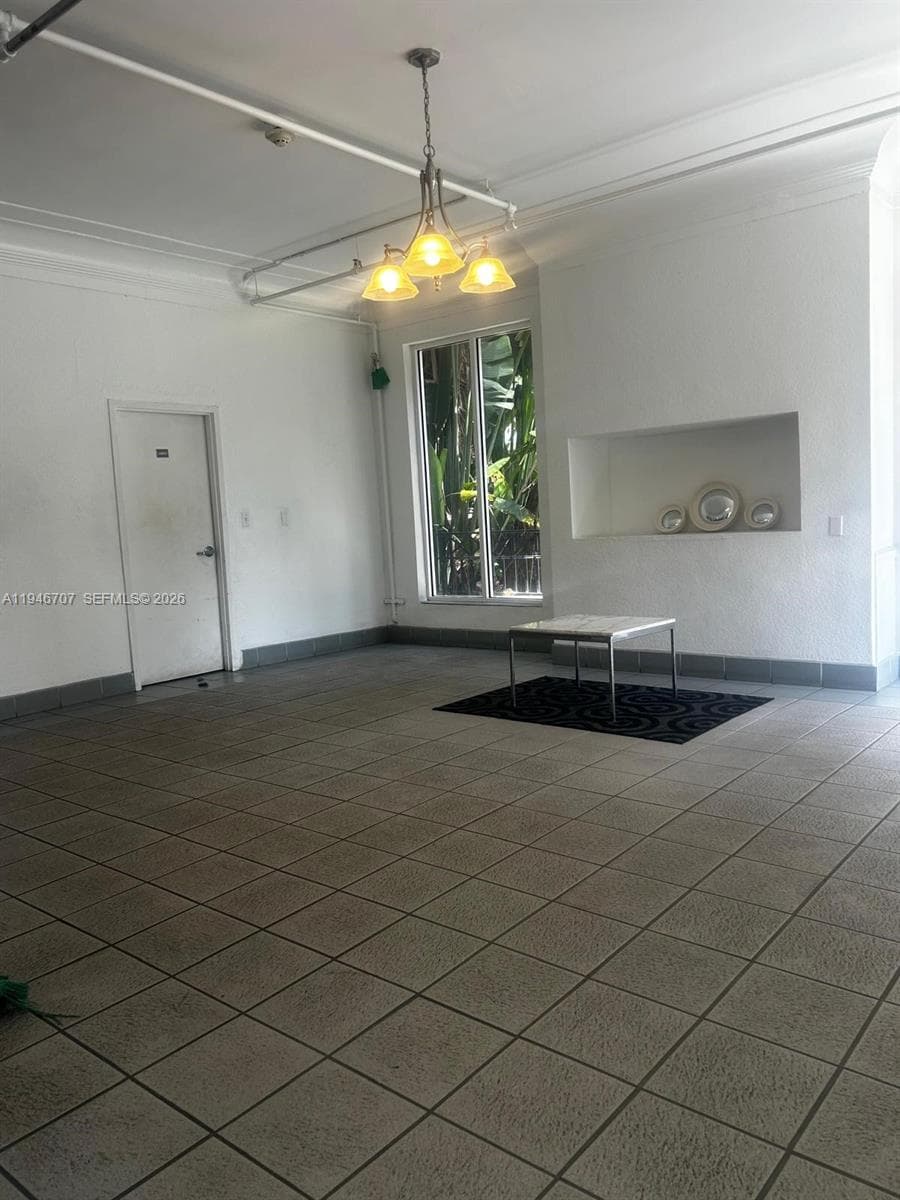 820 Euclid Ave # 206, Miami Beach FL 33139 — 2