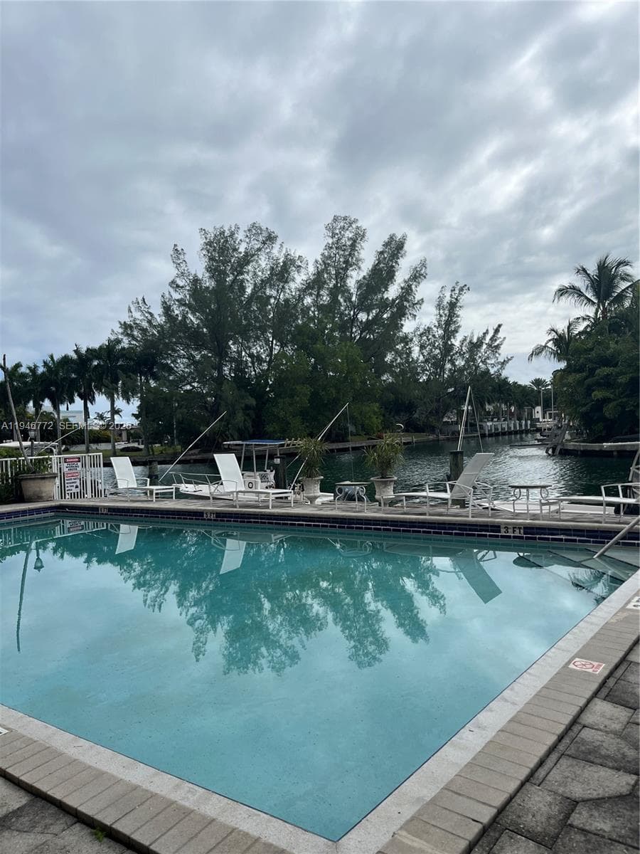 2640 NE 135th St # 312, North Miami FL 33181 — 4