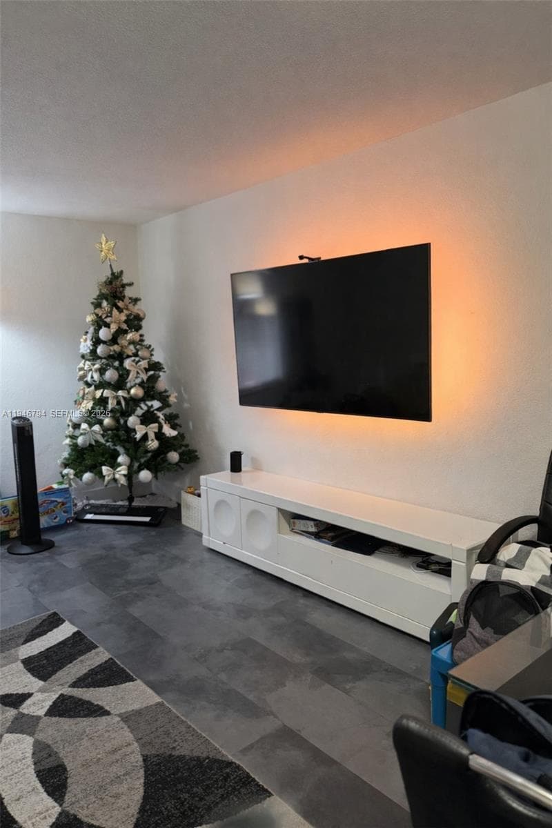 Hialeah Club Villas Condo, Hialeah, FL — 1