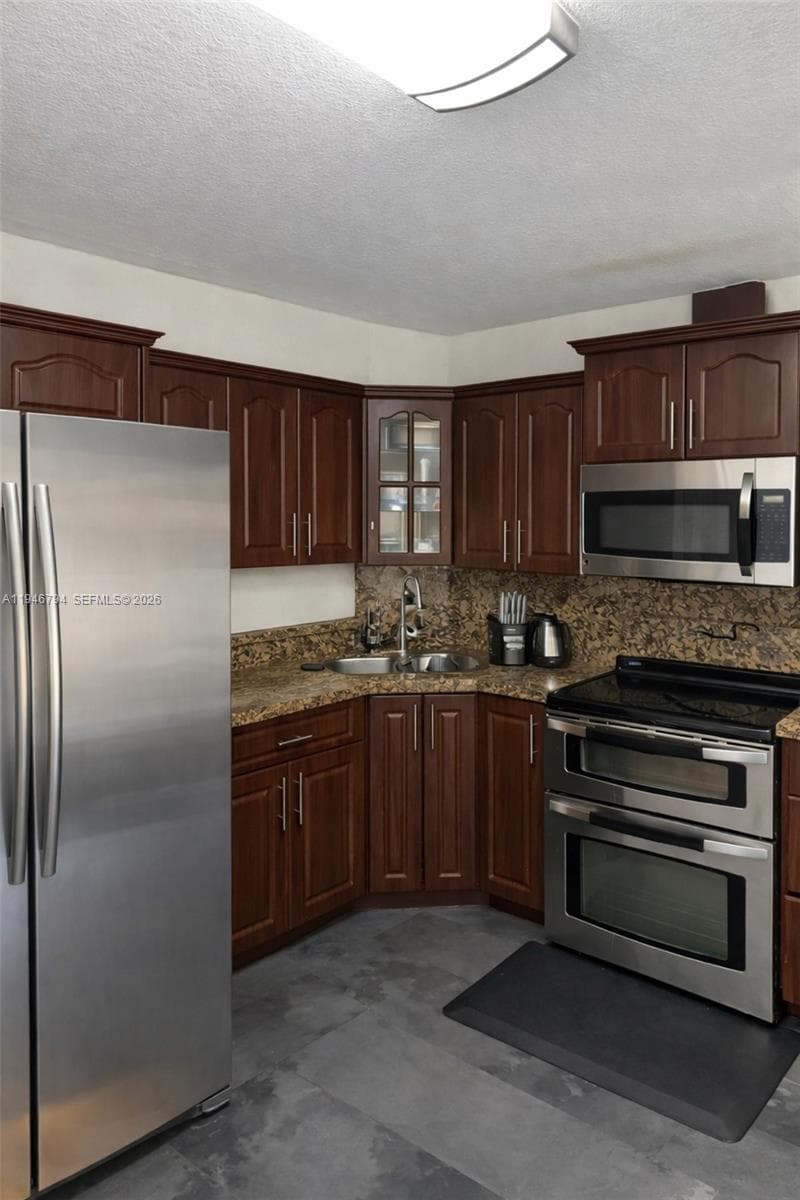 Hialeah Club Villas Condo, Hialeah, FL — 4