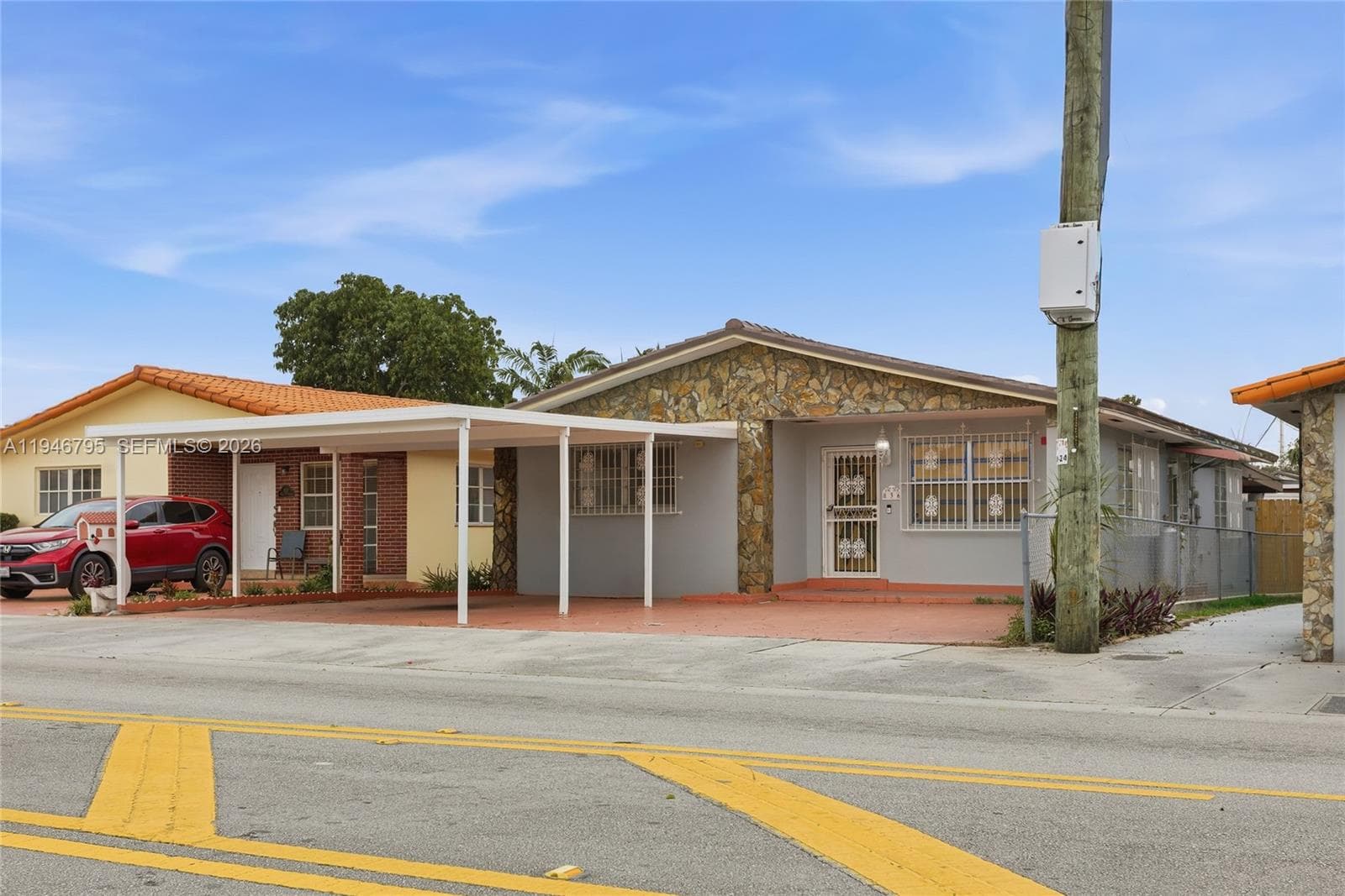 836 W 37th St, Hialeah FL 33012 — 2