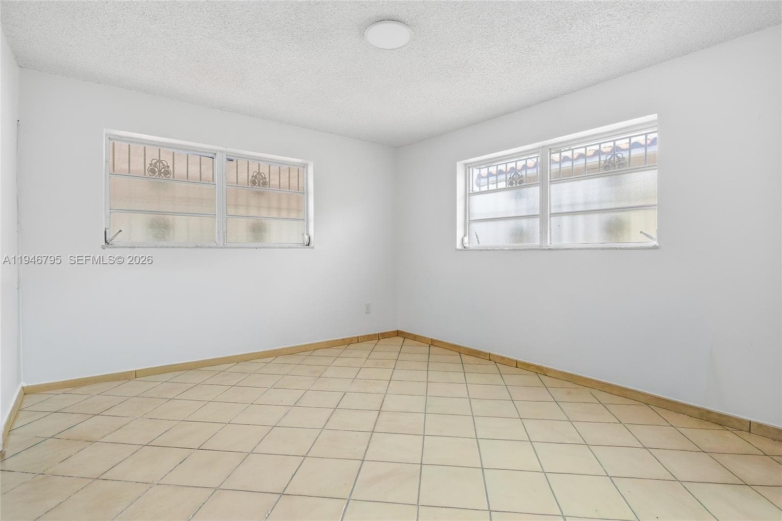 836 W 37th St, Hialeah FL 33012 — 22