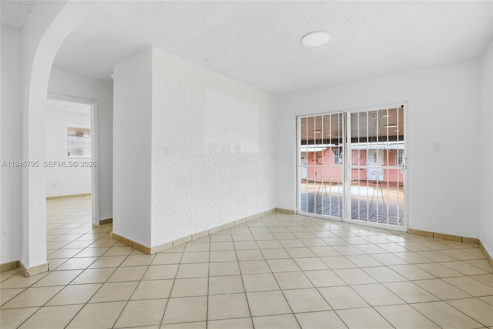 836 W 37th St, Hialeah FL 33012 — 11