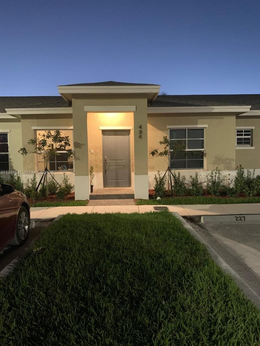484 NE 4th Ave, Florida City FL 33034 — 1