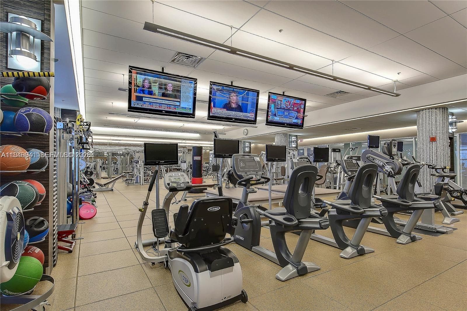21205 NE 37th Ave # 2204, Aventura FL 33180 — 45