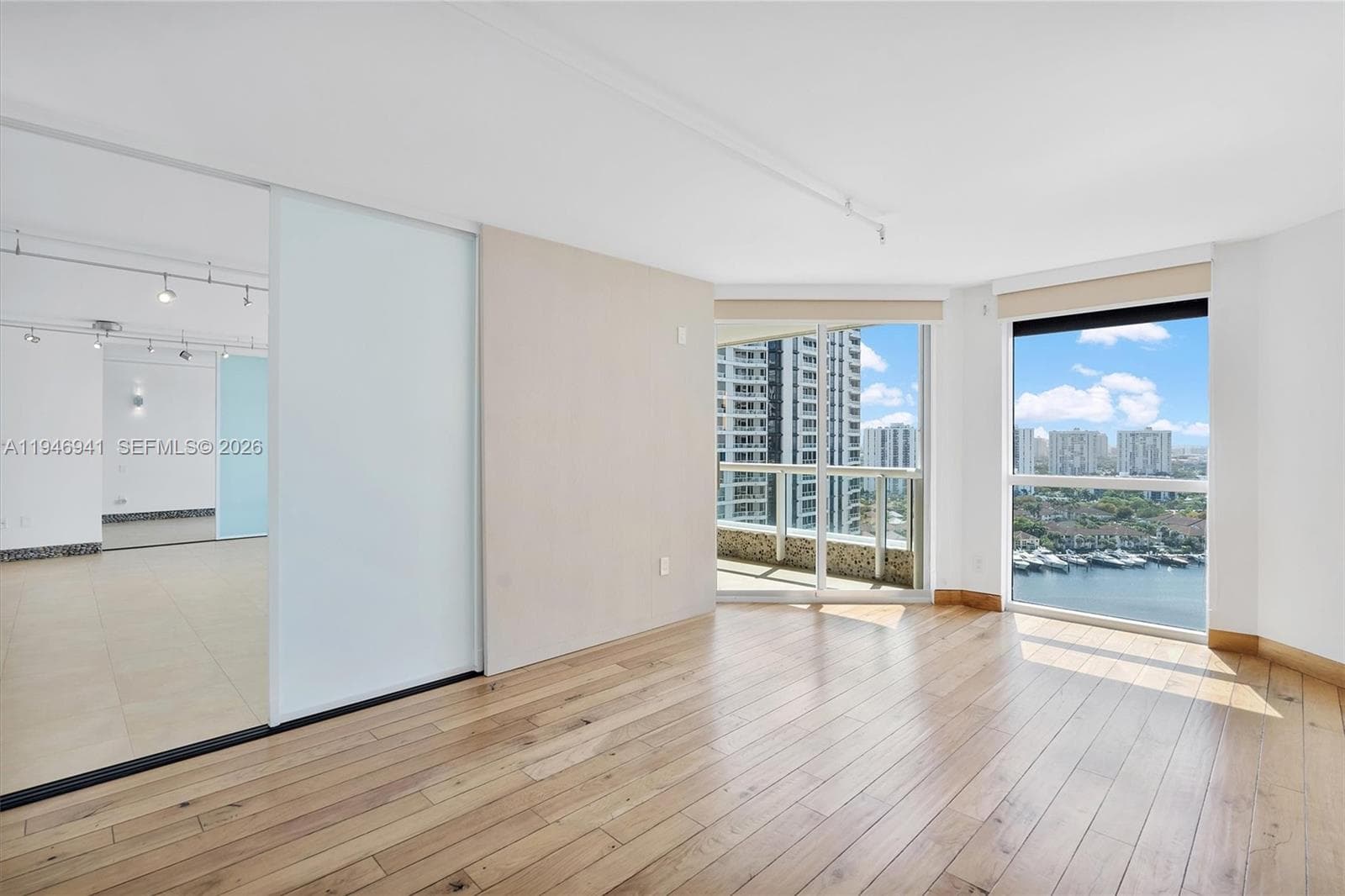 21205 NE 37th Ave # 2204, Aventura FL 33180 — 21